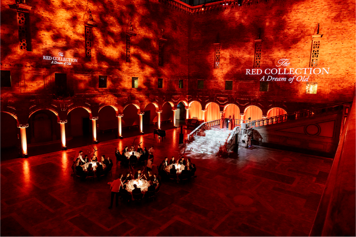 The Red Collection Experience - A Dream of Old